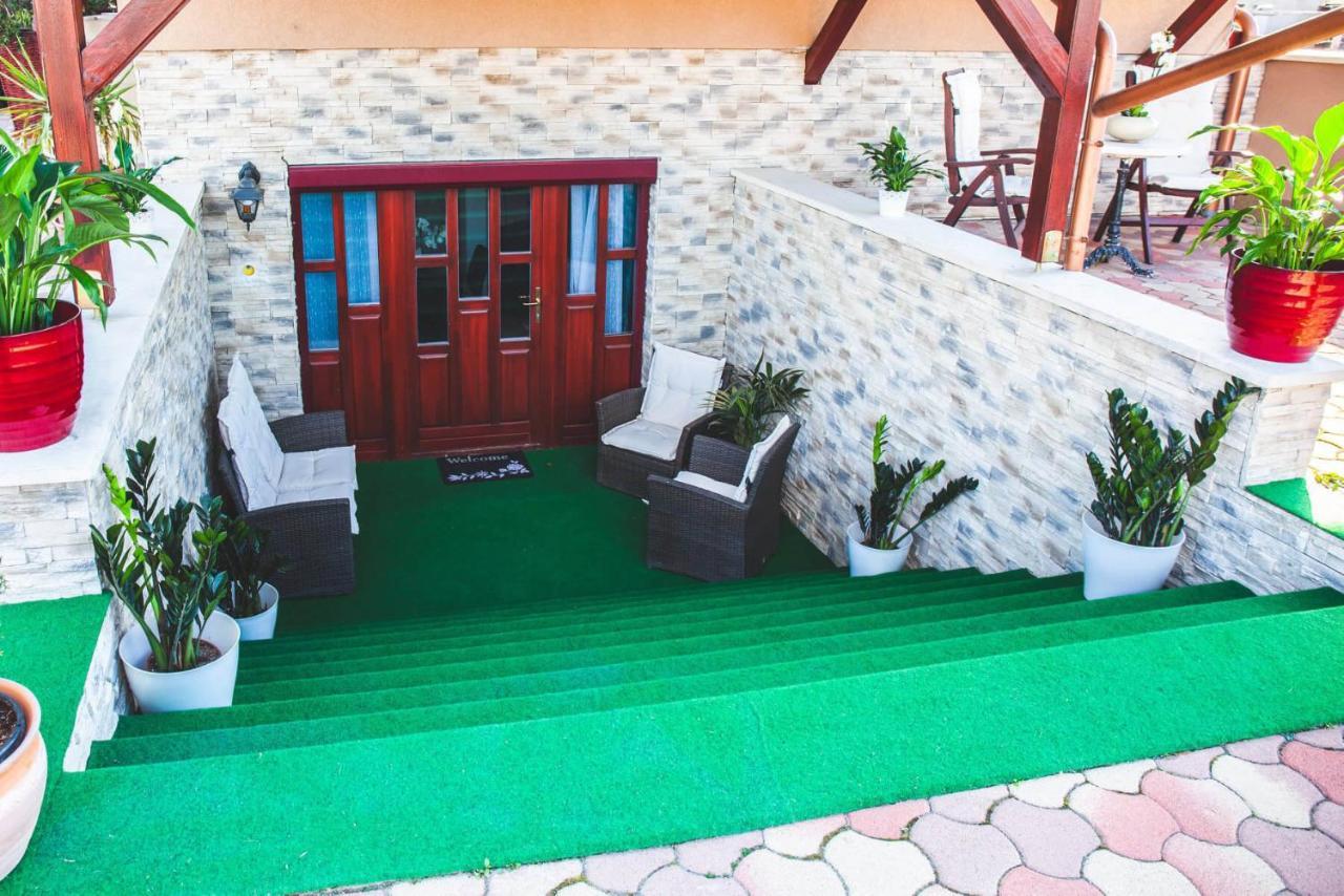 Barackos Wellness Villa Fót Exterior foto